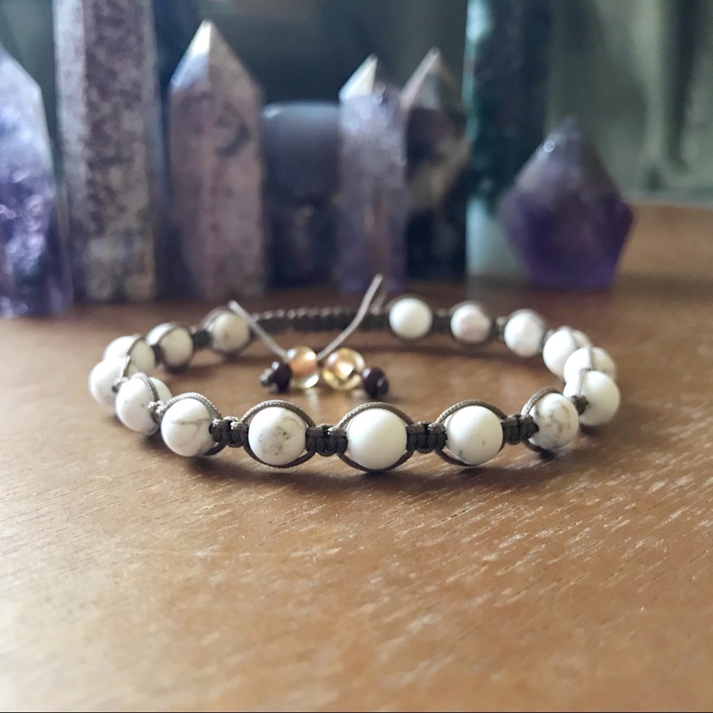 Handmade} Howlite Adjustable Bracelet